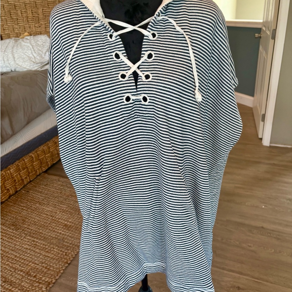 Cozy adorable striped navy and white JCREW sweatshirt Sz S/XS